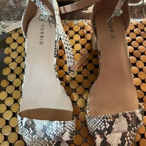 New Torrid snakeskin block heel size 11